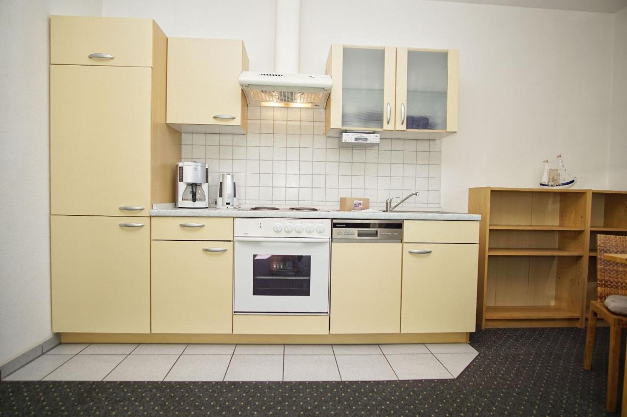 Nah Am Meer, Ruhige Lage, Gratis Nutzung Vom Ahoi Erlebnisbad Und Sauna In Sellin - Haus Inselblick Fewo 02 Goehren (Ruegen) Exterior foto